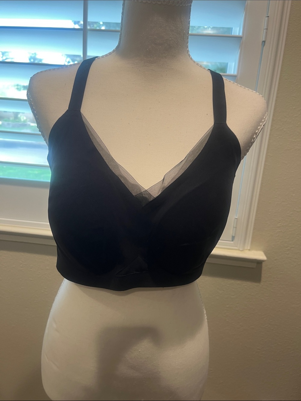 Black Mesh Trim Wireless Comfort Bra